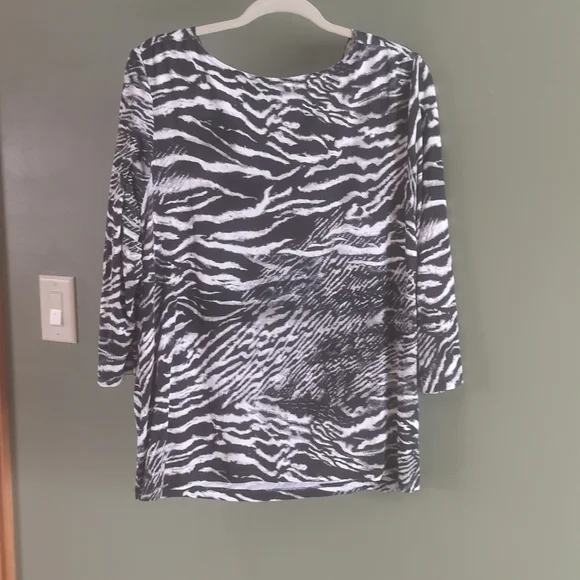 Chico's Zebra Print Cowl Neck 3/4 Sleeve Fashion Top Sz 3 Fits Like L or XL - Picture 7 of 12